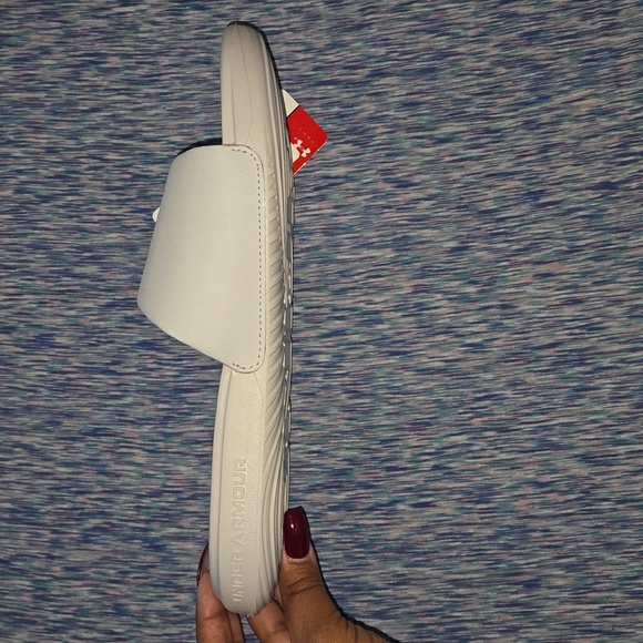 Under Armour Women's Sandals White Size 9 NWT - Picture 8 of 10